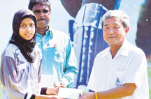 Humaira Tasneem receives Player of the Match Award