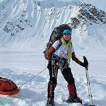 Chinese Muslim Woman Scales Mount Everest